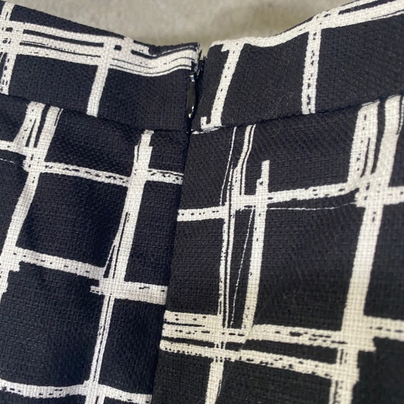 Gap abstract pattern mini skirt with pockets - Picture 4 of 5